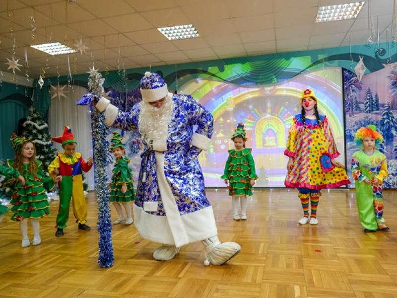 Новогодние развлечения по мотивам русской народной сказки "Емеля"
