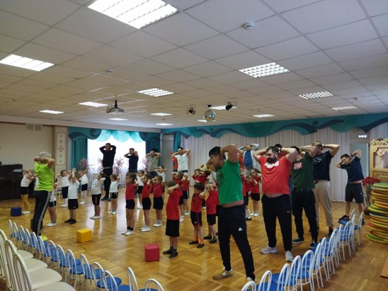  Веселая зарядка с любимым папой
