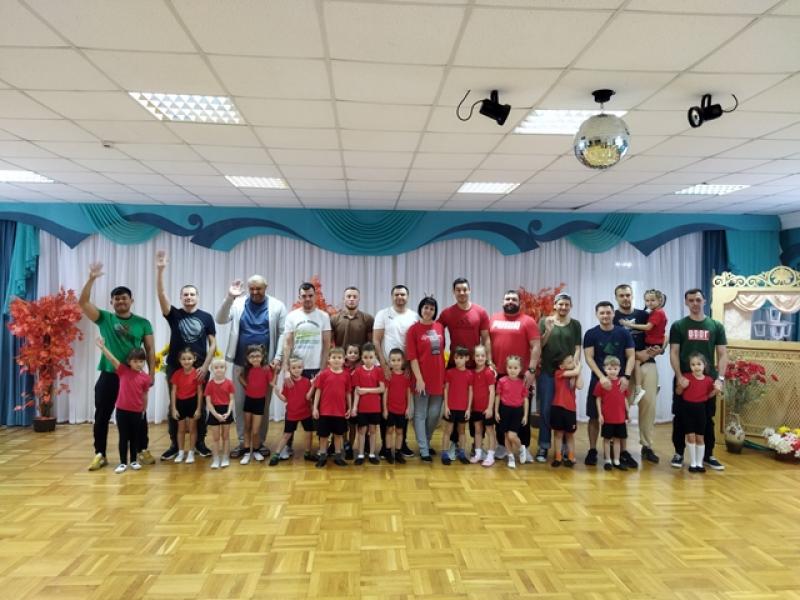  Веселая зарядка с любимым папой