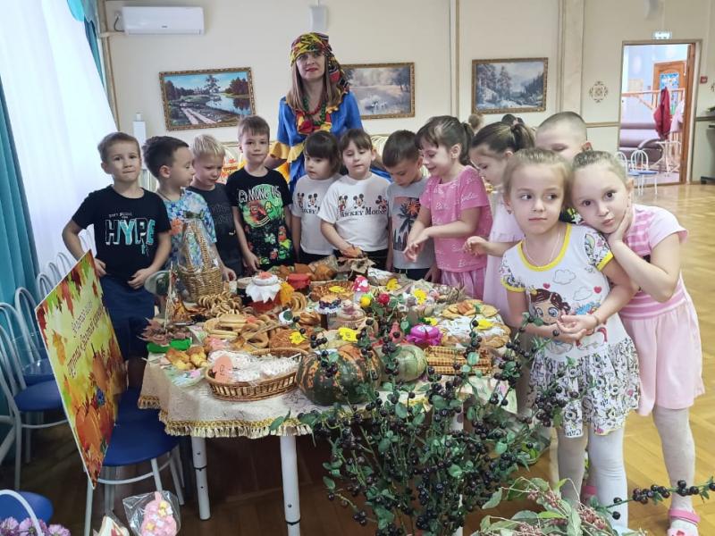 Осенняя ярмарка "Дары осени"