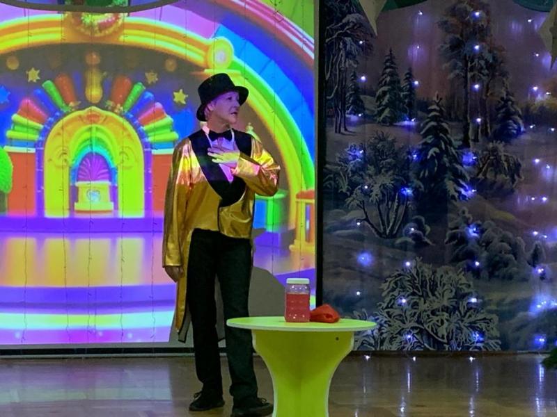 Новогодние развлечения по мотивам русской народной сказки "Емеля"