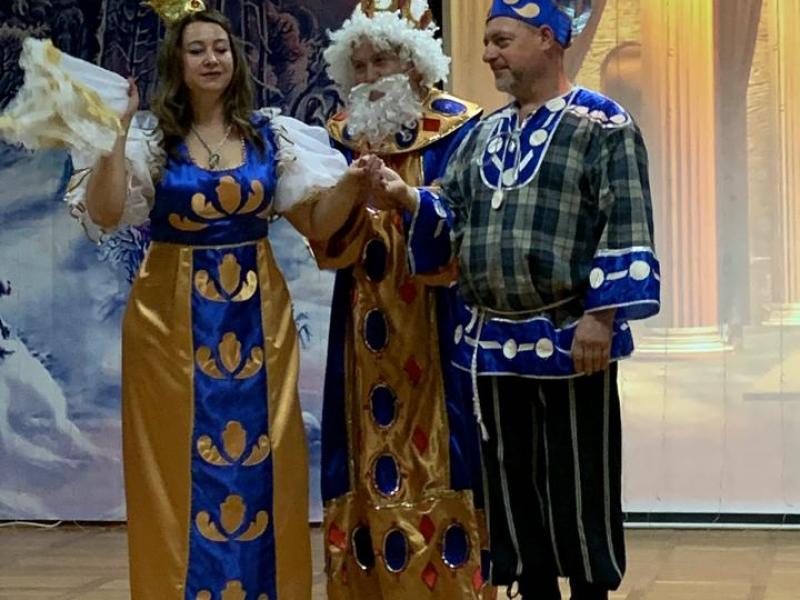 Новогодние развлечения по мотивам русской народной сказки "Емеля"