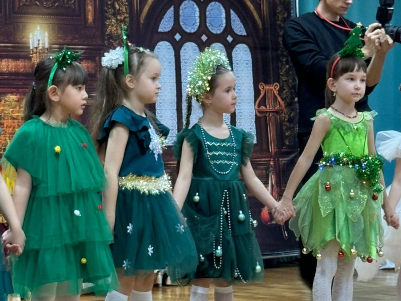 Новогодние развлечения по мотивам русской народной сказки "Емеля"